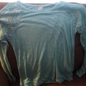 Long sleeve lace shirt